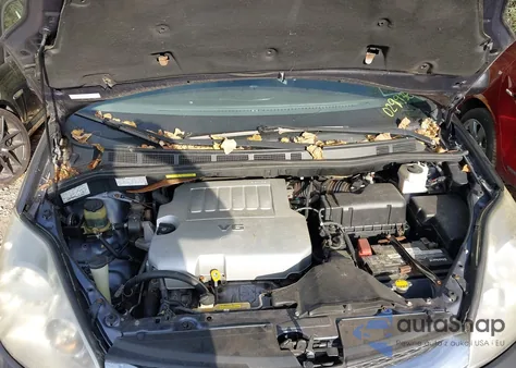 2010 Toyota Sienna Limited z USA, uszkodzony, nr VIN 5TDDK4CC7AS029938